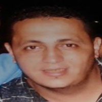 شاب على منار